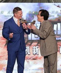 成龙新片《狂怒沙暴》宣布开机 将演退役特种兵