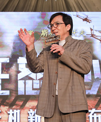 《狂怒沙暴》开机 成龙与世界摔角冠军对打