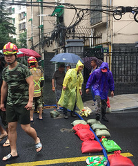 马塍路这是抗洪救灾的架势啊……