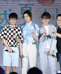 现场演唱《平凡的一天》!毛不易:希望传递冷暖人间