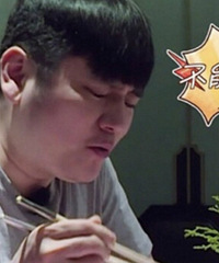 35岁的他也太放飞自我,胖得都没形了
