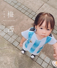 从此多了一个小球迷,期待2022年世界杯……