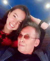 木村拓哉的15岁女儿近照曝光 涂红唇一展成熟美艳