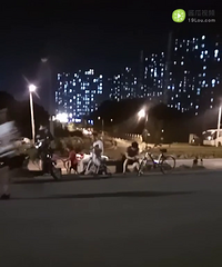 钱塘江边的民间演奏家,赞赞赞!二胡声声