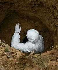 �����ζ�����ŵ�Ĺ����Ĺ��û�����𣬷������ˡ���