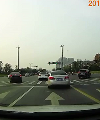 ��������⳵��һ��ר�ó�������Ϊ�˿Ͳ�ֵ��Ǯ��Σ��