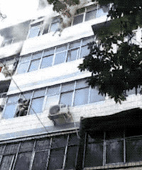 ¥��ʧ��ĸ��5¥����һ˫��Ů����