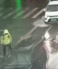 �ٰ���ͷһĻ�����ѷ׷׵��ޣ�