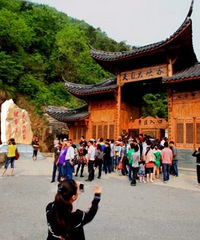 避暑嬉水采摘爬山来天目山吧