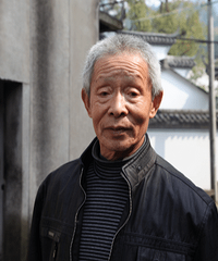 肝癌晚期的他站在24年前造的坟墓旁说笑话