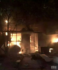 点赞!整层玻璃震碎,杭氧宿舍爆燃后,他连着三次冲进火场