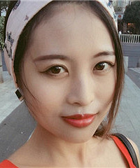 自称文艺青年的女孩,带出去很长脸