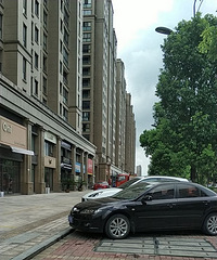 �����ˣ���ϦԻ���б����Ϻ�����Լ������������