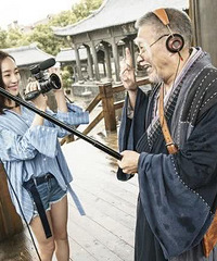 无厘头喜剧标配清纯女神,王智拜访成新乌龙院亮点