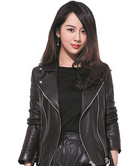 杨紫瘦了18斤之后脸更僵了 居然还撞脸林心如?