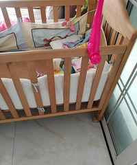 诚心转让婴儿床