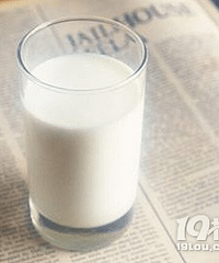 牛奶、豆浆,到底喝哪个好?结论是……