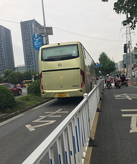 客车能开公交专用车道么