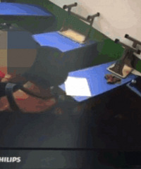 孩子没能在规定时间内写完口算题 托管班女老师拿木尺打成这样
