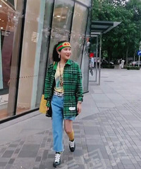 赵本山21岁女儿近照曝光 穿着打扮太有个性了