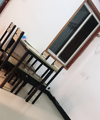 我在城西银泰对面 拱苑小区有一室一厅出租 可月付