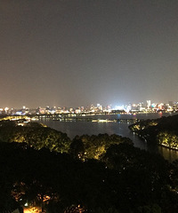西湖月亮特别亮