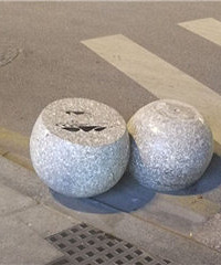 �ƶ���ʯ����˭����λ��