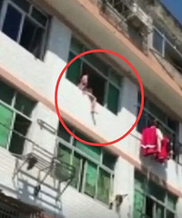 С������ʲô���벻ͨ����������˵������Աһ��Ȱ˵һ�߼ܺ�ˮǹ