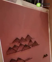 一颗颗不起眼的钉子在匠人的手里逐渐变成一幅幅具有观赏价值的艺
