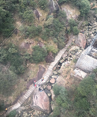 �е�����