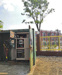 �蹫��·�Ͻ�·����ڵĸ�ѹ���䳨��������û�˹ܣ�