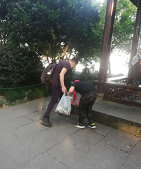 西湖美丽的身影,我就是要给你们父子俩点个赞!