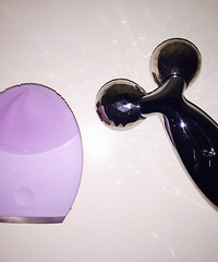 为了抗衰老,近几年痴迷美容仪器和贵妇级护肤品!