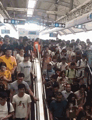 深圳地铁从高架桥掉下?视频疯传!