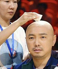 徐铮的光头也需要补妆!不抛光怎么闪瞎我们的眼