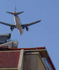 ��һ�ܷɻ��ӷ����ɹ���զ����ô�ͣ�