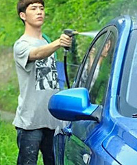 路怒司机朝我们大喊大叫,我朋友只是微笑,你赞同吗?