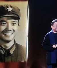 没人能看出来王刚老师已经70岁了!真是十年如一日