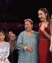 迪丽热巴得奖被嘲上韩国热搜!翻拍剧都能得奖?