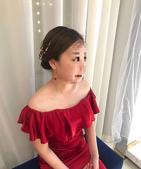 个人转让主婚纱出门纱及敬酒服各一套我们是
