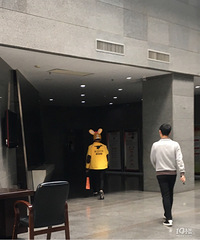 现在的外卖小哥都这么萌的吗?!