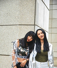 张咪晒与女儿合照似姐妹 称:女儿长大,我依然不老