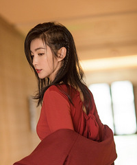 怎样都女神!李冰冰红黑look转换无压力 大秀完美曲线女人味