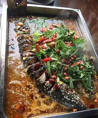 天这么凉,就想吃点热乎的!这家烤鱼特对味~