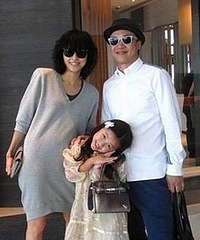 陈奕迅妻子陪女儿去外国读书 笑称一个人住会好爽