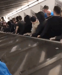 ���£��Զ����ݷ��ʧ�أ��˿�˲�䡰������һ�����˲ұ�����