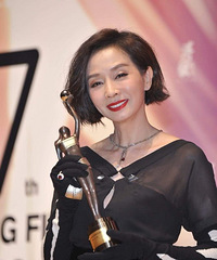 18歲被張國榮求婚嚇跑,嫁了3次才嫁給愛情,今58歲終成影后