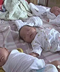 女子拍抖音,竟然要将三胞胎男婴送人!背后真相让人愤怒!