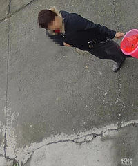 生了双胞胎来发喜糖?下一步就是骗钱!