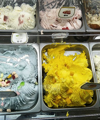 嘴馋,吃icecream
